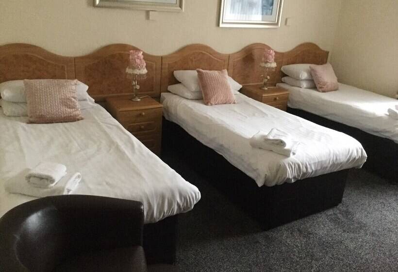 Quarto Triplo Estandar, Woodlands Guest House