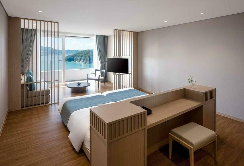 Номер Deluxe, Hanwha Resort Geoje Belvedere