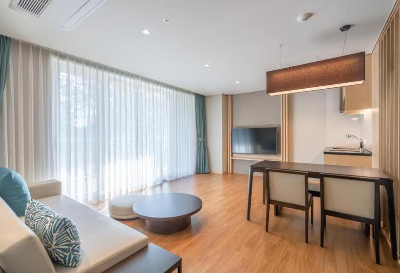 Люкс Вид на Море, Hanwha Resort Geoje Belvedere