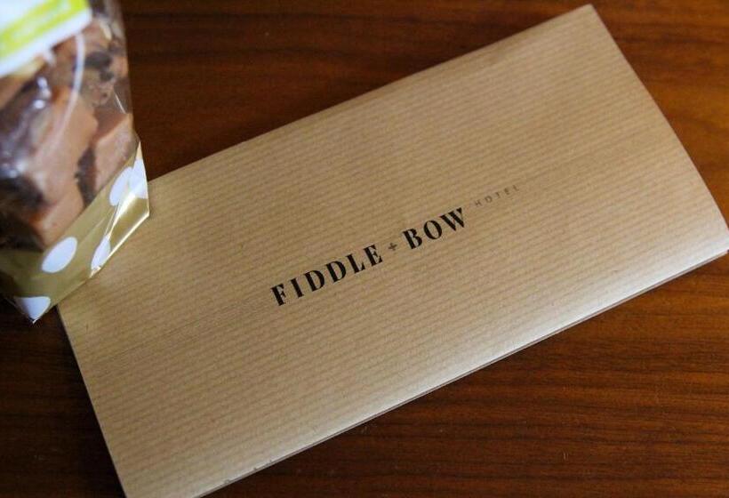 패밀리 룸, Fiddle + Bow