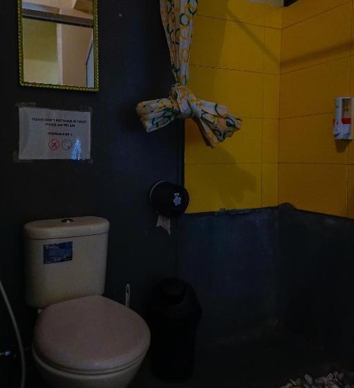 اتاق استاندارد, Kokos Hostel Padang City