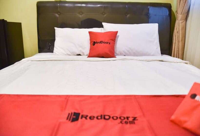 Номер Стандарт, Reddoorz Near Surabaya Town Square