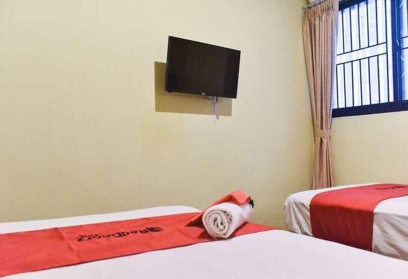 Номер Стандарт, Reddoorz Near Surabaya Town Square