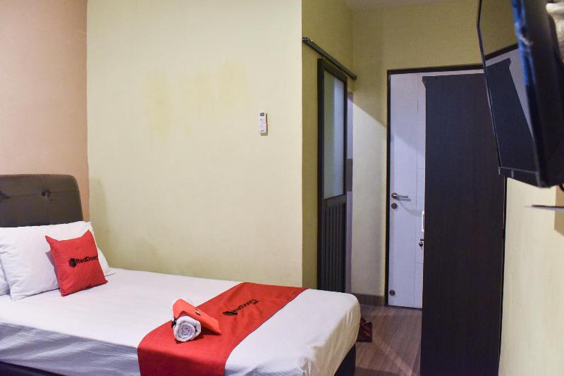 Номер Стандарт, Reddoorz Near Surabaya Town Square