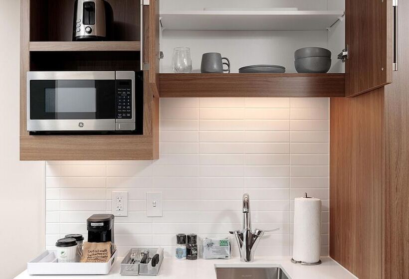 Номер Deluxe, Element Hampton Peninsula Town Center