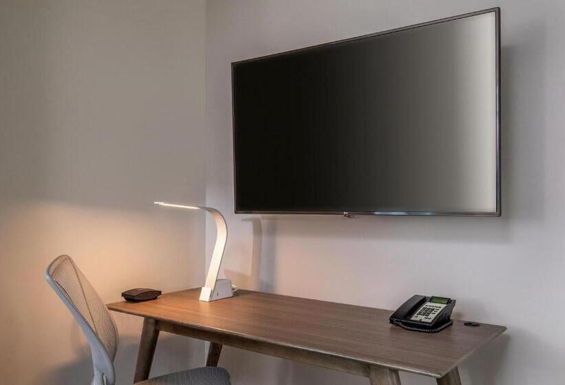 Студия Стандарт, Element Hampton Peninsula Town Center