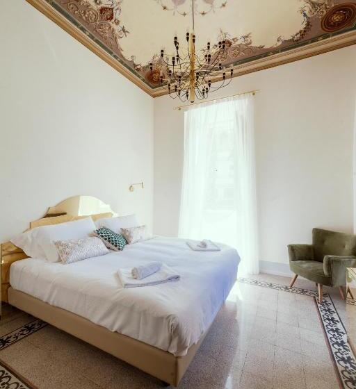 Deluxe Suite King Bed, Palazzo Dei Grifoni   Luxury Suites
