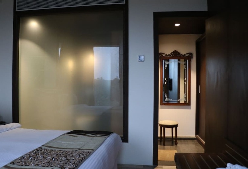 Номер Клуб, Shelke S Vintage Inn
