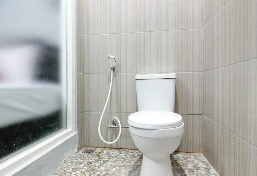 Номер Economy, Reddoorz Near Graha Saba Ugm