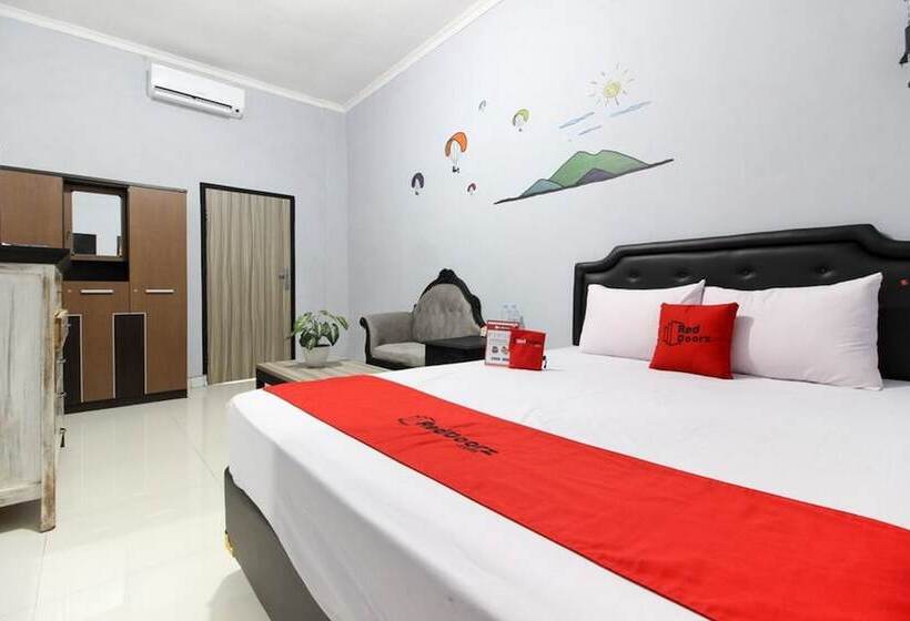 Номер Deluxe, Reddoorz Near Graha Saba Ugm
