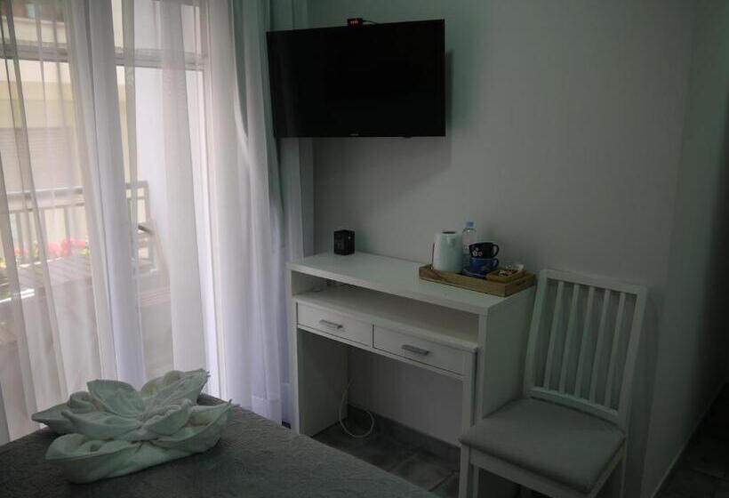 Standard Room with Balcony, Maravillas Del Mundo