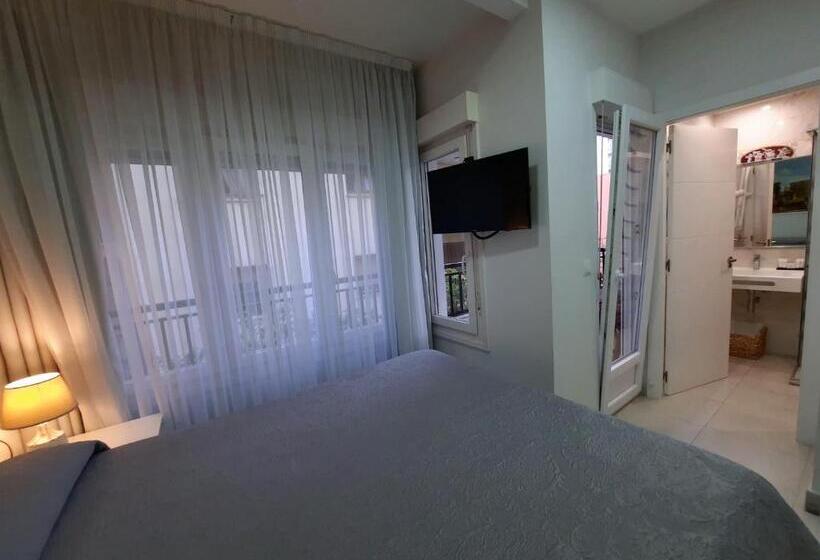 Standard Room with Balcony, Maravillas Del Mundo