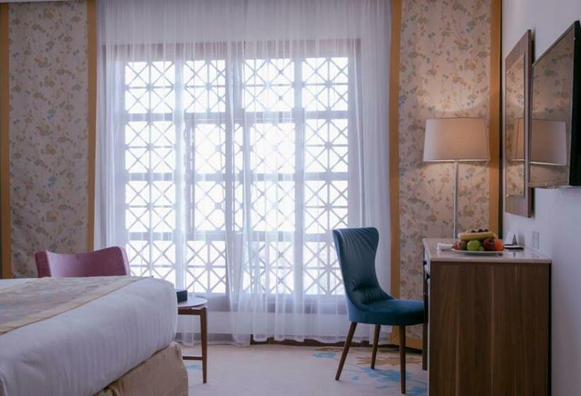 Ekonomik Oda, Le Bosphorus Hotel   Waqf Safi