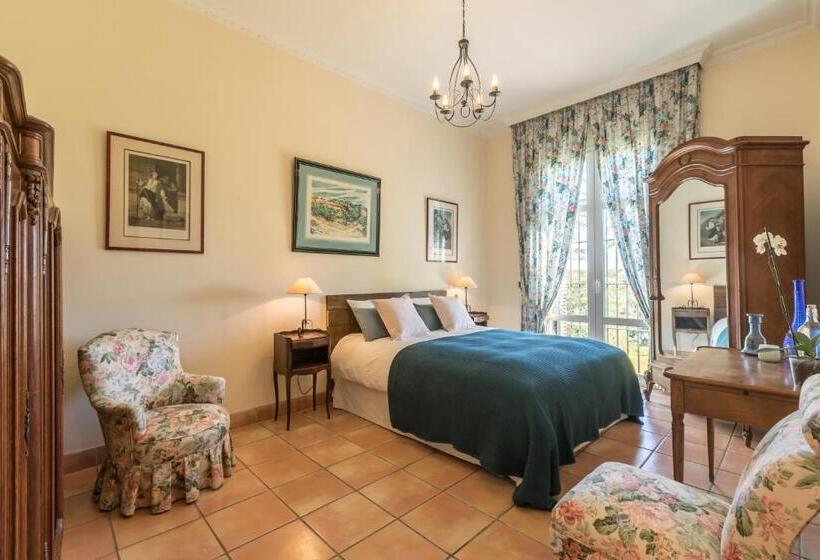 Номер Стандарт, Hacienda Las Tres Niñas