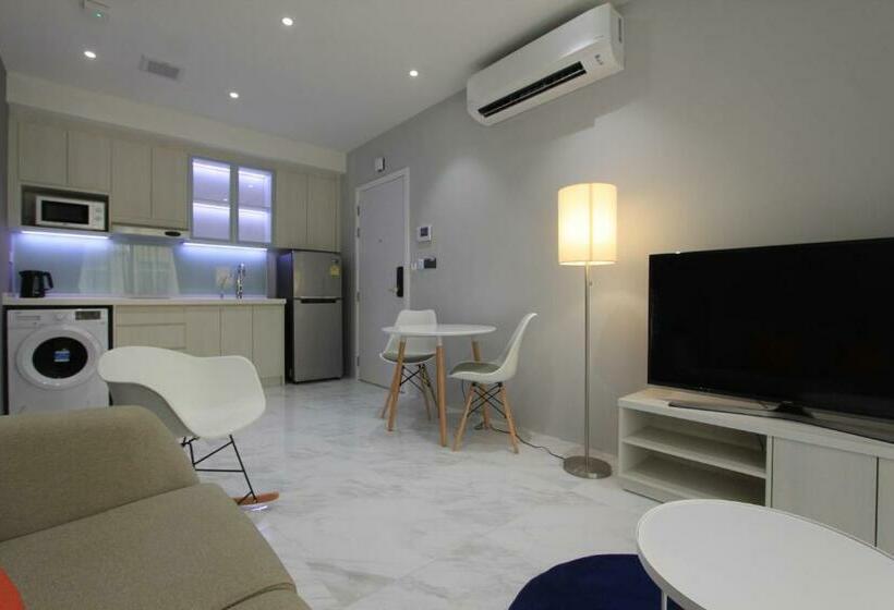 استودیوی استاندارد, 85 Soho Premium Residences