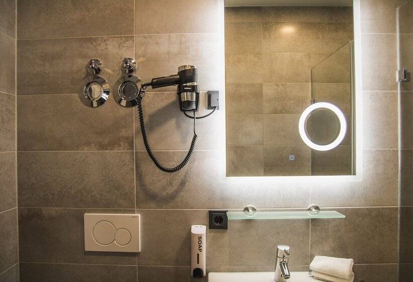 اتاق استاندارد یک تخته با بالکن, Hayta Hotel Stuttgart Airport Messe