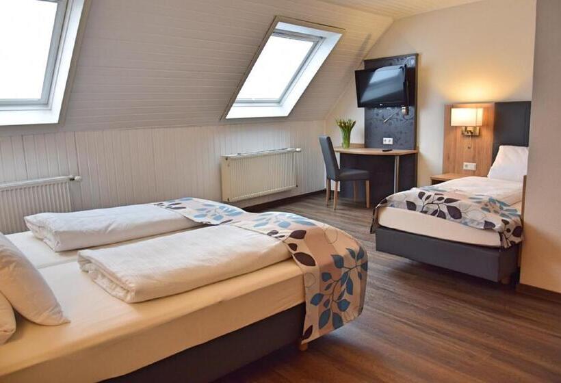 Номер Стандарт Трехместный, Cafe Hotel Altreuter
