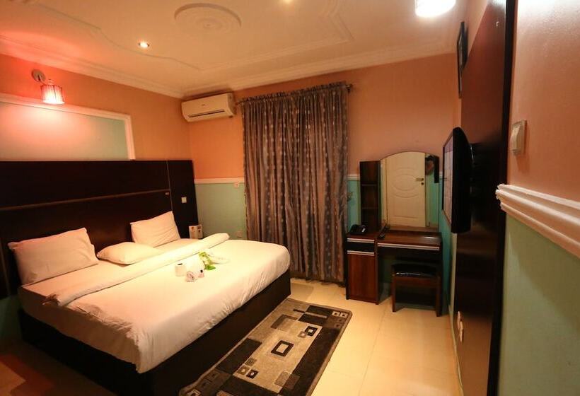 سوئیت رویال, St Hotel Apartment