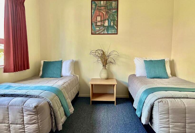 Апартаменты Семейные 1 Спальня, Adventure Lodge And Motels And Tongariro Crossing Track Transport