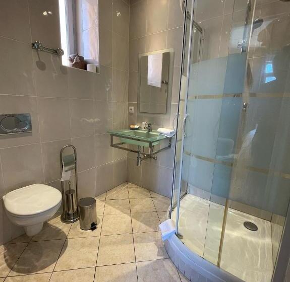 Номер Стандарт с Балконом, Ostan Hôtel Boutique