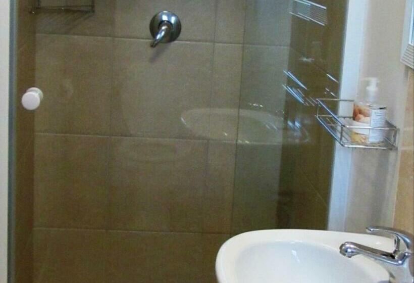 Бунгало Стандарт, Peppertree House Bnb And Self Catering