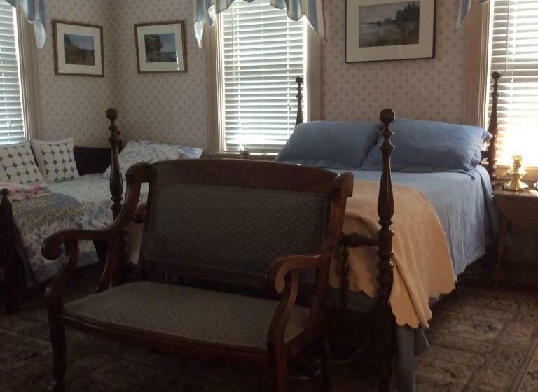 스탠다드 트리플 룸, Clary Lake Bed And Breakfast
