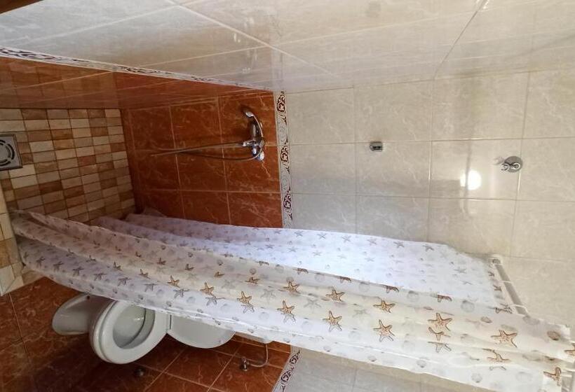 اتاق استاندارد چهارنفره با چشم‌انداز باغ, Village House   Novak Rijecani