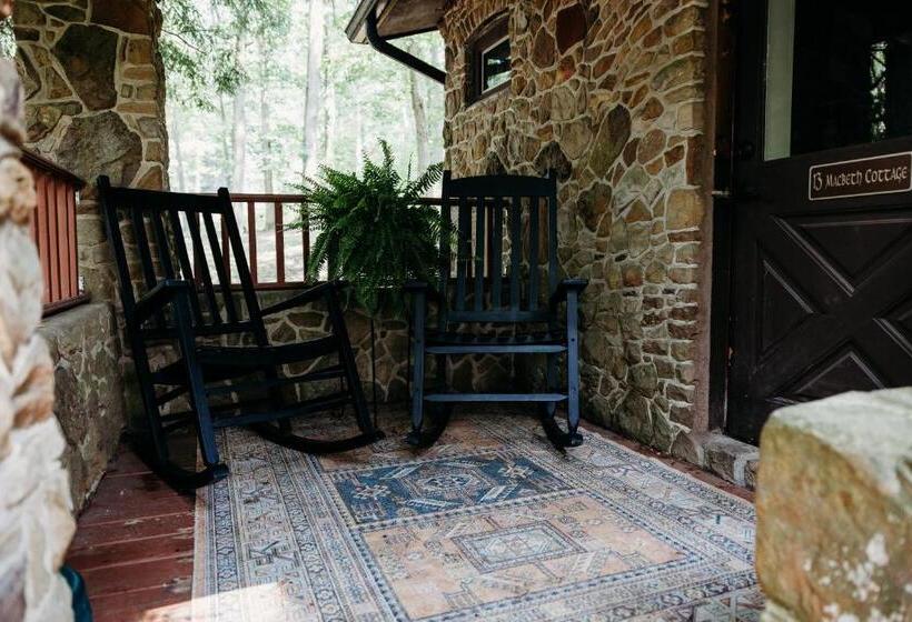 בית, חדר שינה 1, Landoll's Mohican Castle