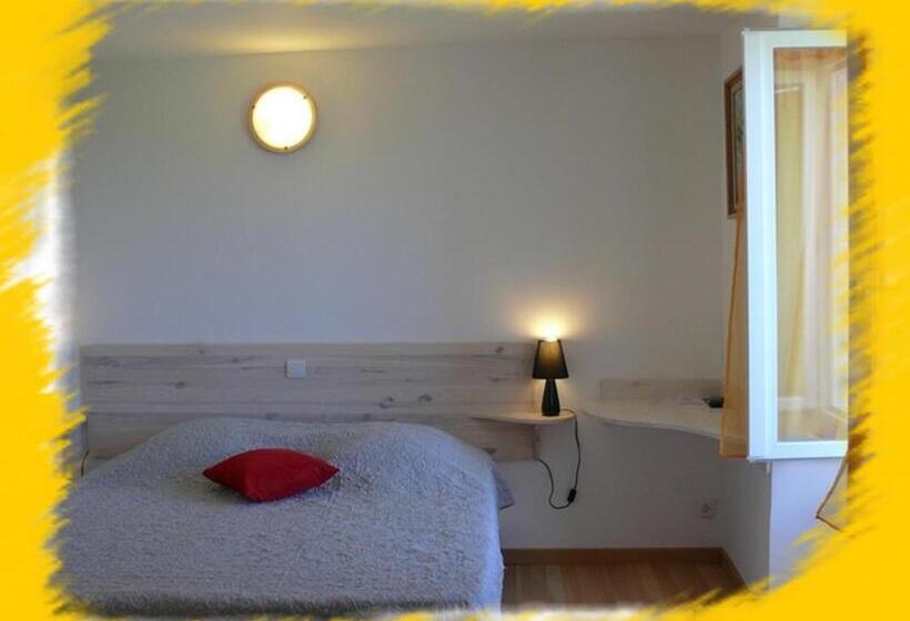 Номер Стандарт, Auberge De La Couronne