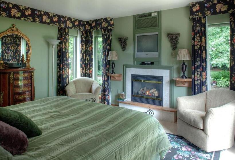 Люкс Кровать Кинг, Twin Pine Manor