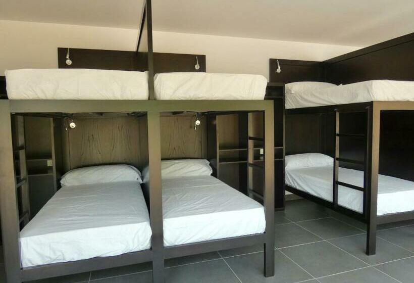 Кровать в Общей Комнате, Albergue Casa Sueño