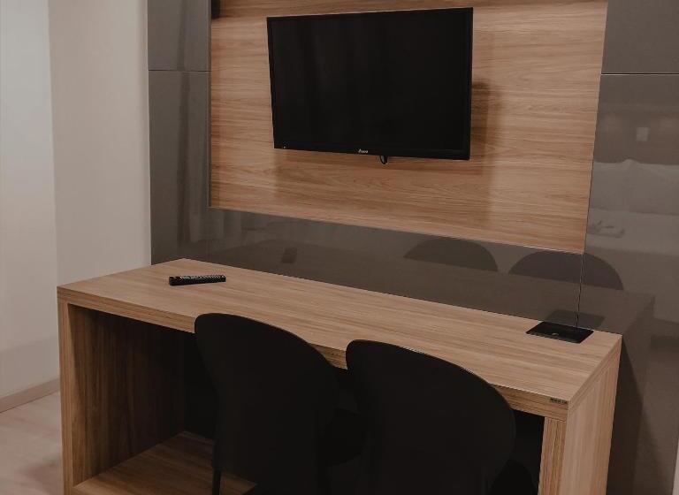 Номер Deluxe, Petri Plaza