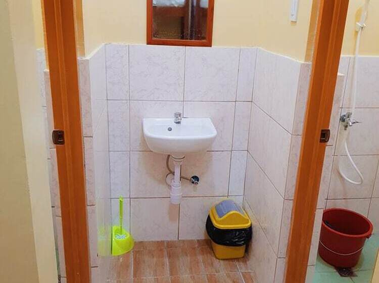 تختخواب در اتاق مشترک, Pamujo Hostel