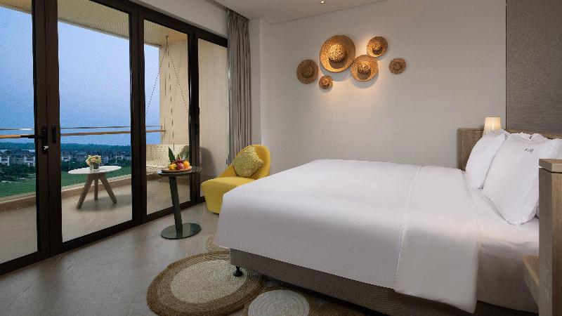 Номер Премиум, Holiday Inn Resort Qionghai Guantang, An Ihg