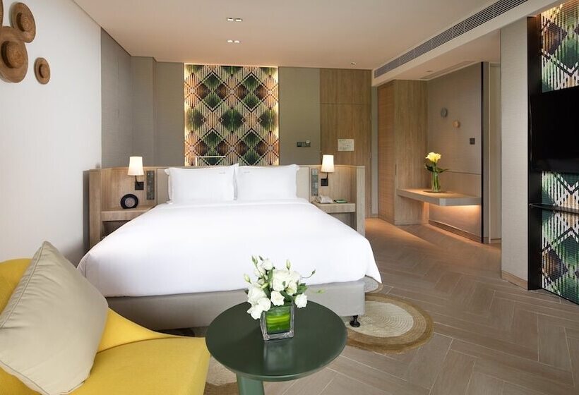 Номер Стандарт с Балконом Вид на Сад, Holiday Inn Resort Qionghai Guantang, An Ihg