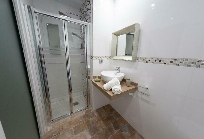 اتاق استاندارد, Hercules Boutique