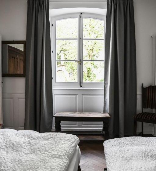 Номер Стандарт, Manoir De La Côte Dieu