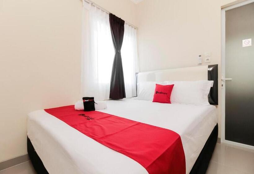 Номер Economy, Reddoorz Near Soekarno Hatta Airport