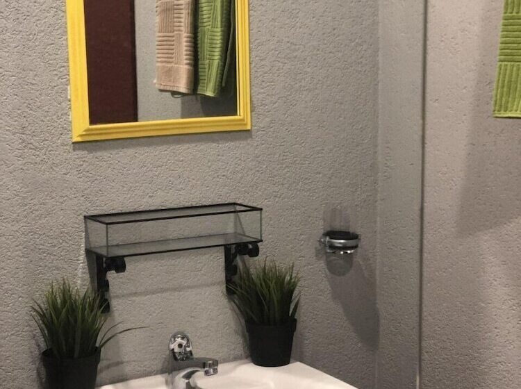 اتاق استاندارد, Skyler Guest House
