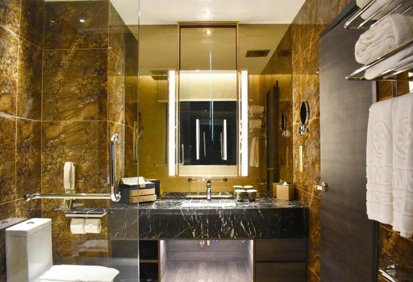 Suite, Ames