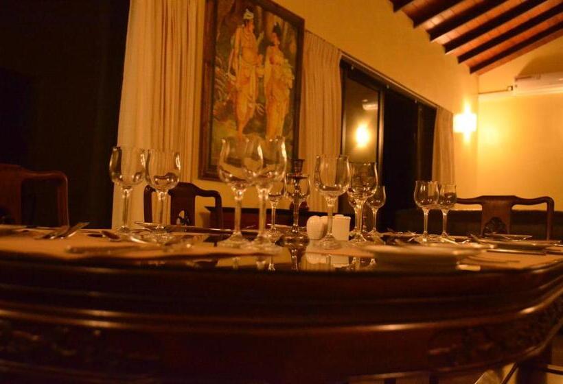 سوییت خانوادگی, Sigiriya King S Resort