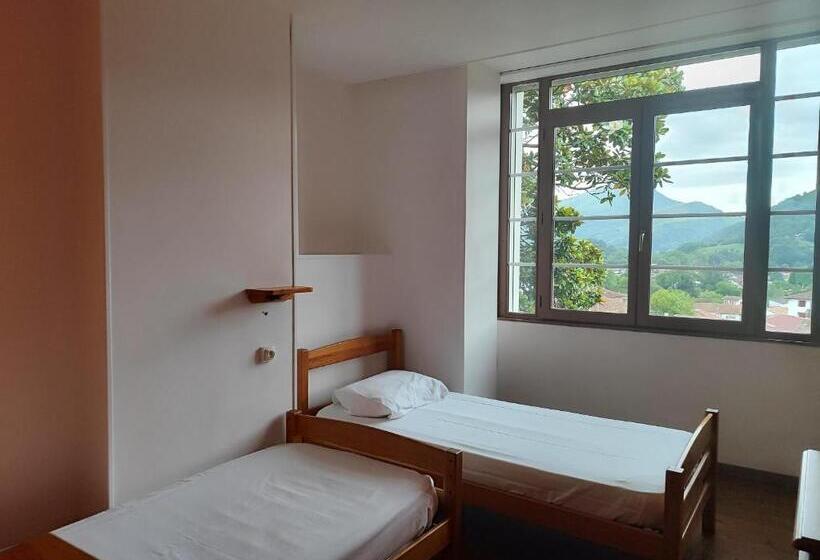 Номер Стандарт, L Auberge Du Pèlerin   St Jean Pied De Port