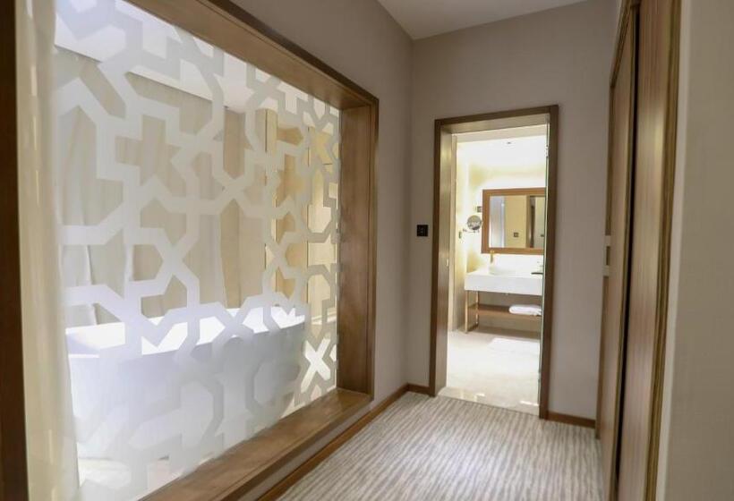 جناح عائلي, V Boutique