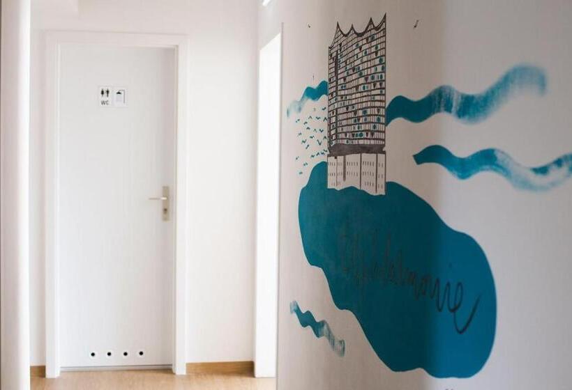 Economy Triple Room, Hostel & Monteurzimmer Bei Hansezimmer