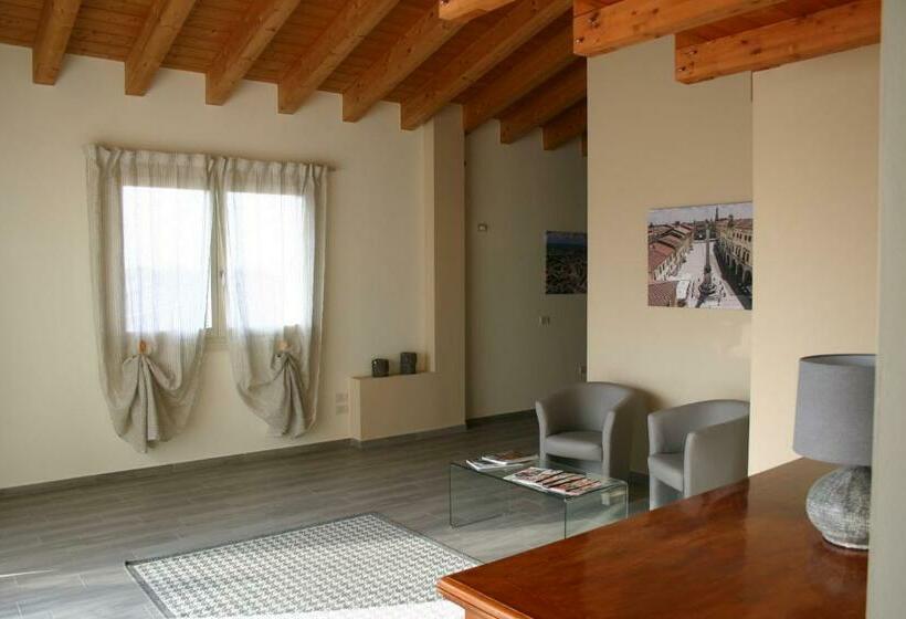 اتاق لوکس, Via Venezia Accomodating Solutions