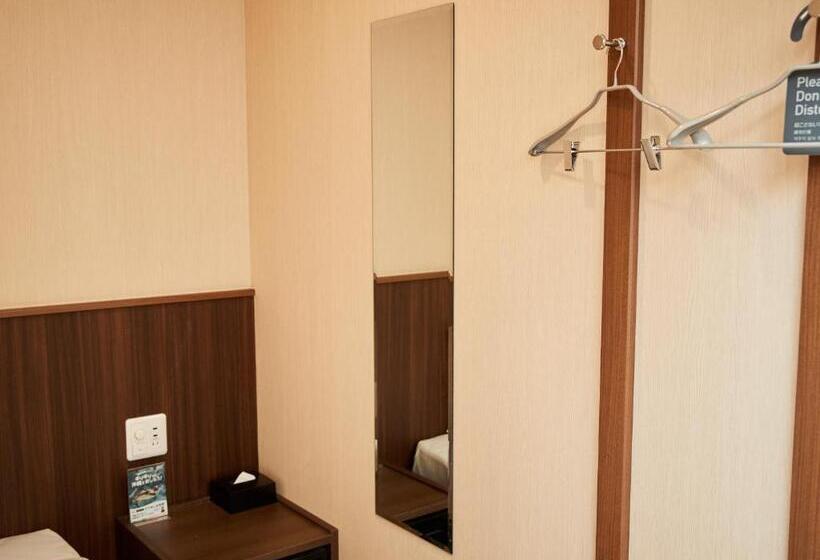 اتاق استاندارد یک تخته با سرویس بهداشتی مشترک, Grand Cabin Hotel Naha Oroku