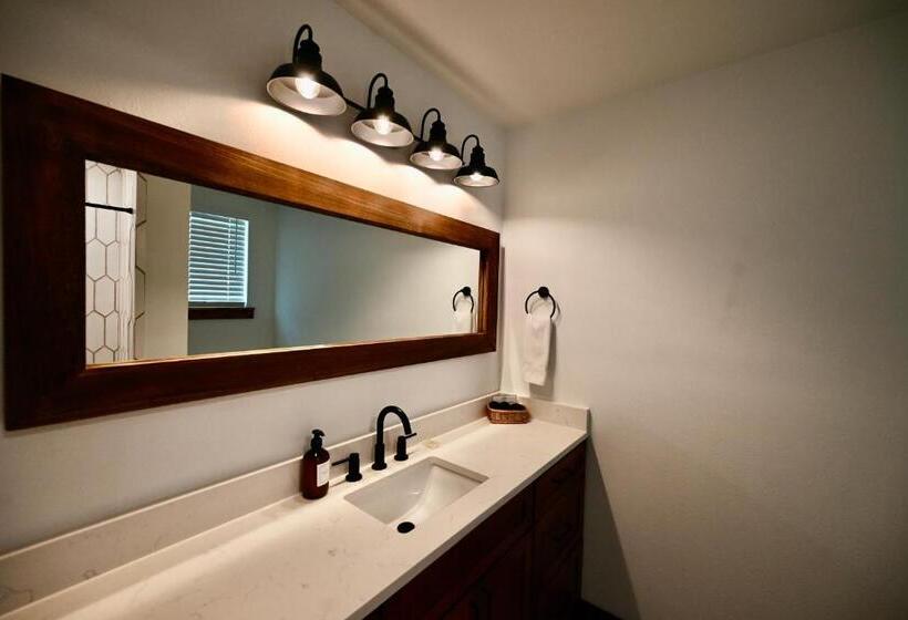 סטודיו סטנדרט, מיטה זוגית, Blanco County Inn & Guesthouses