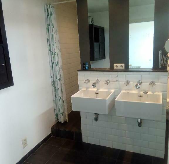 4인용 스탠다드 룸, Harmony House