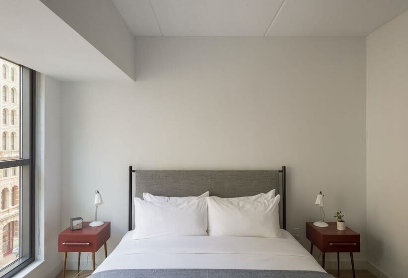 Апартаменты 2 Спальни, Roost East Market