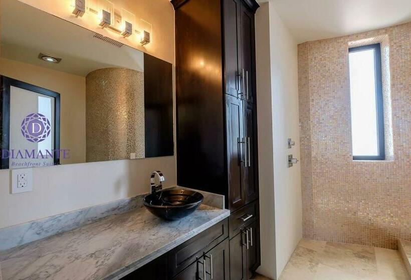 Люкс Deluxe Вид на Море, Diamante Beachfront Suites